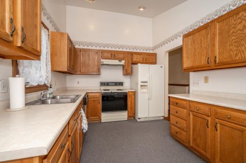 5842 Bayou Ct, Cincinnati, OH 45248-4050