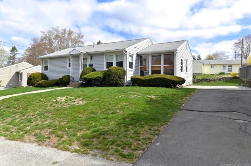 151 Jersey St, Waterbury, CT 06706-2713