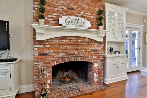 1135 Center St, Redlands CA  92373-6737 exterior