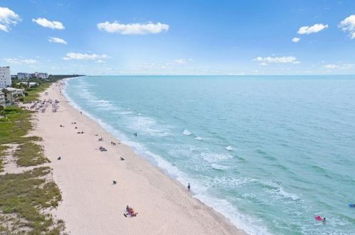 3150 Binnacle Dr, Naples FL  34103-4171 exterior