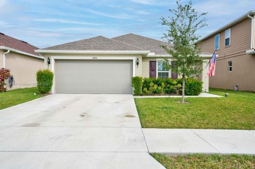 5920 Pine Trail Cir, Fort Pierce, FL 34983
