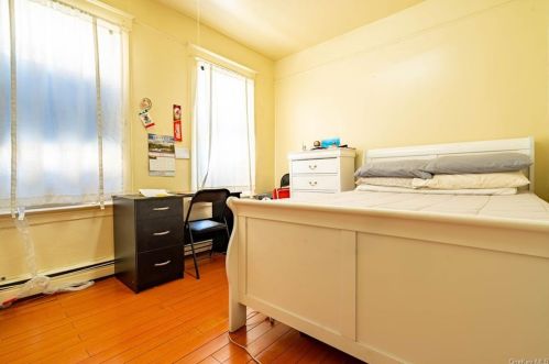 1847 Barnes Ave, Bronx NY  10462-3607 exterior