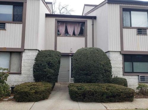 37 Richmond Blvd, Hauppauge, NY 11779-3683