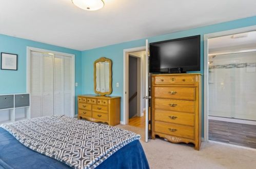 52 Canfield Ave, Warwick RI  02889-8802 exterior