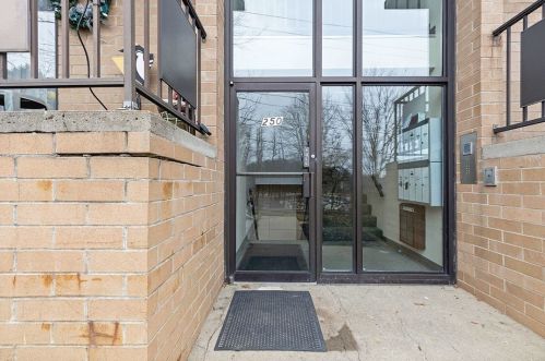 250 Waverly Ave, Pittsburgh, PA 15229-2706