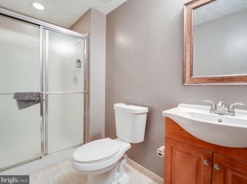 7413 Aspenpark Rd, Lorton VA  22079-1848 exterior