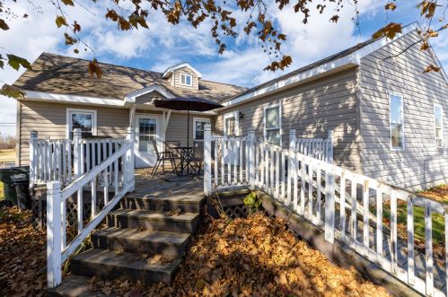 320 County Line Rd, Hopewell, OH 43746-9633