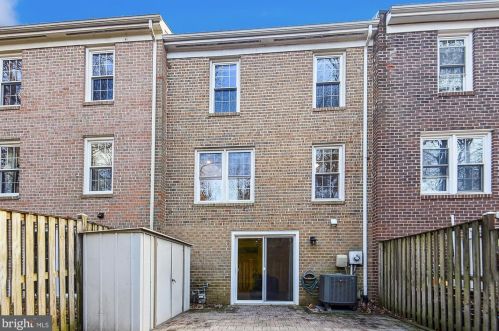 2455 Alsop Ct, Herndon, VA 20191-3050
