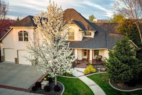 946 Rivers End Dr, Pearl, ID 83616-6380