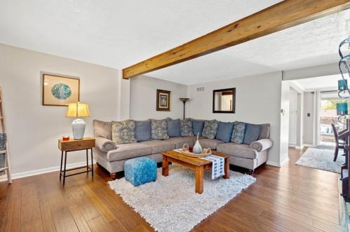 2505 Hunting Ridge Trl, Bridgeville, PA 15017-1611