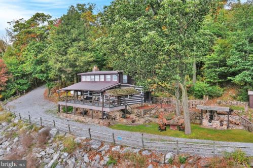 9470 Lancaster Ave, Schubert, PA 19507-9505