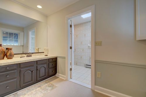 1870 Dixie Hwy, Covington KY 41017-3168 exterior