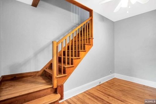 491 James St, N Milford NJ  07646-1023 exterior