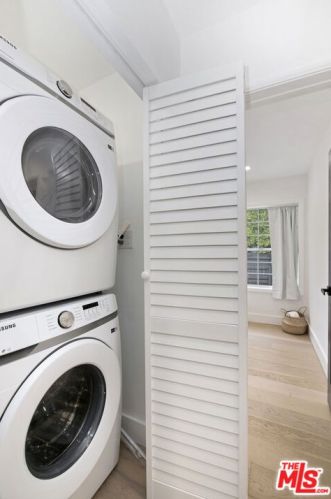 5143 Newcastle Ave, Van Nuys CA  91316-3512 exterior