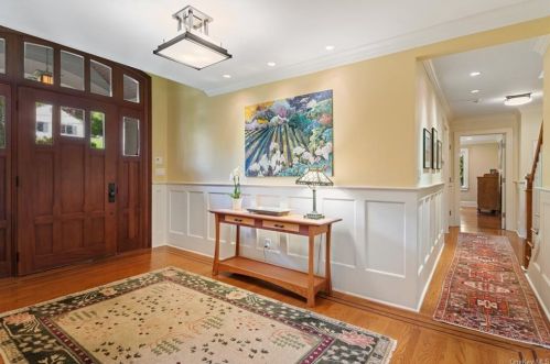 201 Barnard Rd, New Rochelle, NY 10801-1303