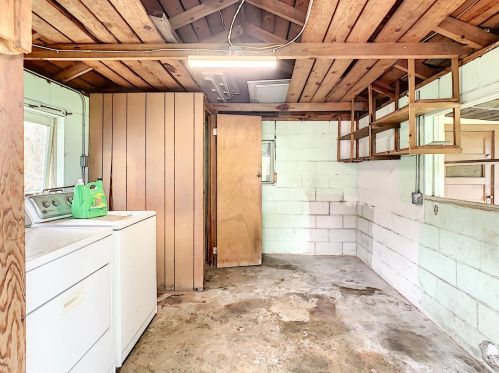 396 Collins St, Umatilla FL  32784-8387 exterior