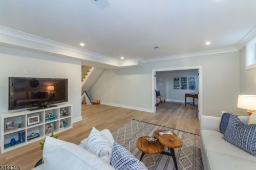 84 Elmwood Ave, Chatham Township NJ  07928-2628 exterior