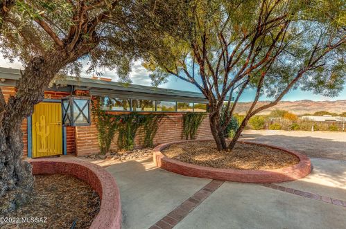 350 Schrader Ln, Tucson, AZ 85748-3429