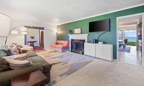 13328 Lakewood Dr, Thiensville WI  53097-2409 exterior