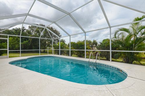 2282 Chateau Ter, Fort Pierce, FL 34953-2240