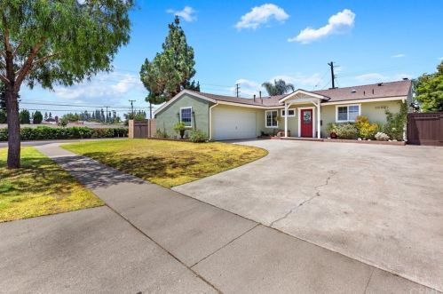 10491 Claudia Ave, Buena Park, CA 90620-4408