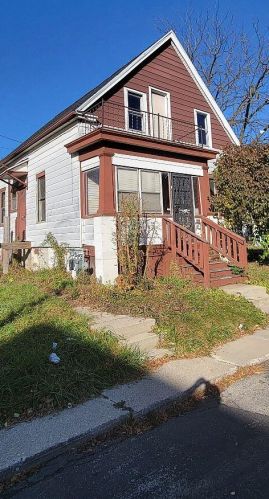 3039 10th Ln, Milwaukee, WI 53206-2704