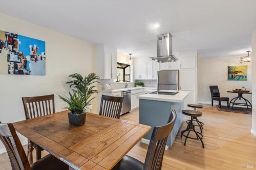 2612 Tamarisk Ct, Santa Rosa CA  95405-8413 exterior