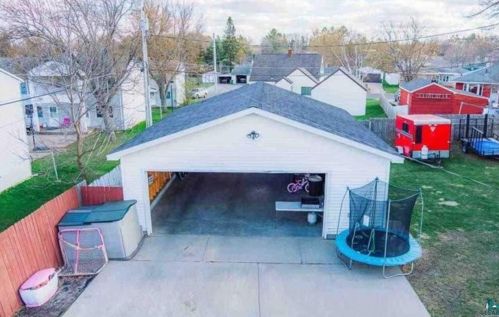 412 32nd St, Hibbing MN  55746-2696 exterior