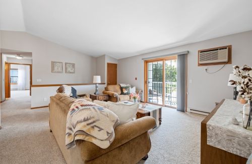 154 Minz Park Cir, West Bend, WI 53095-5277