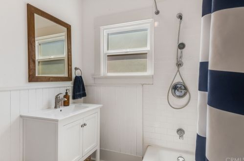 1604 Hickory Ave, Torrance CA 90503-7219 exterior