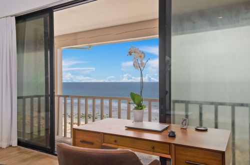 1385 Plaza Pacifica, Santa Barbara CA  93108-2879 exterior