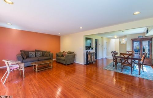 23 Edgefield Dr, Greystone Park NJ  07950-1967 exterior