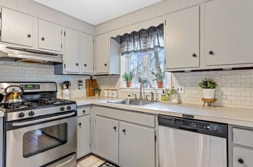 105 Hall Dr, Hingham, MA 02061-1807