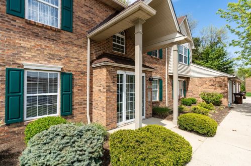 8850 Carrousel Park Cir, Cincinnati, OH 45251-5923