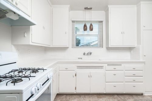 5966 Linnet St, San Diego CA 92114-4122 exterior