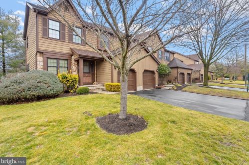 36 Danielle Ct, Trenton NJ 08648-1452 exterior