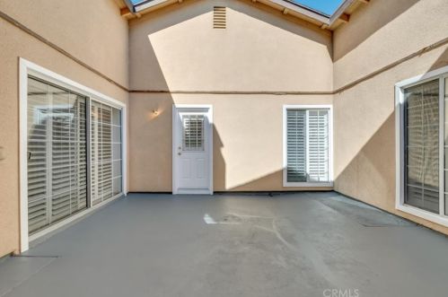 318 Sherman Dr, Long Beach CA  90746-1159 exterior