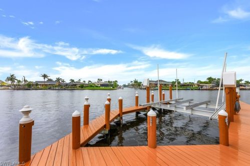 3810 1st Pl, Cape Coral FL  33904-4803 exterior