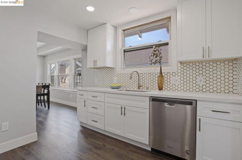 2265 39 Ave, Oakland CA 94619-1701 exterior