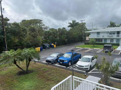 2552 Federal Hwy, Boynton Beach FL  33435-7724 exterior