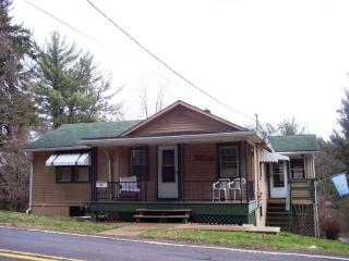 70 Pioneer Ave, Wilkes Barre, PA 18708-1321