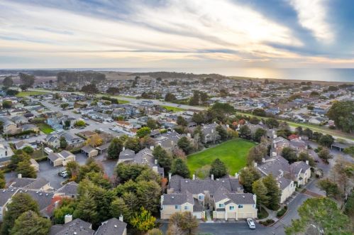 220 Amesport Lndg, Princeton By The Sea CA  94019-1969 exterior