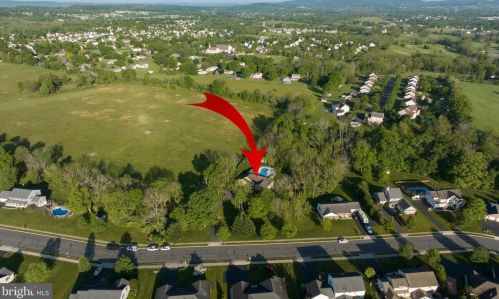 2975 Burton Dr, Gilbertsville PA  19525-9694 exterior