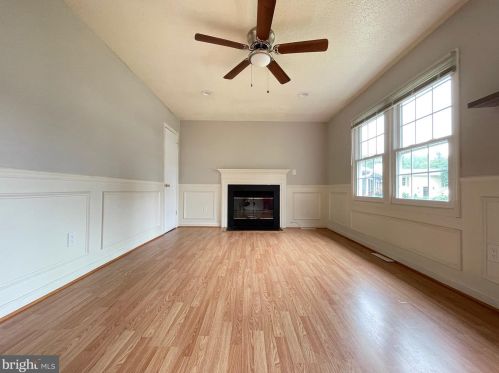 125 Oak View Dr, Leesburg, VA 20175-4030