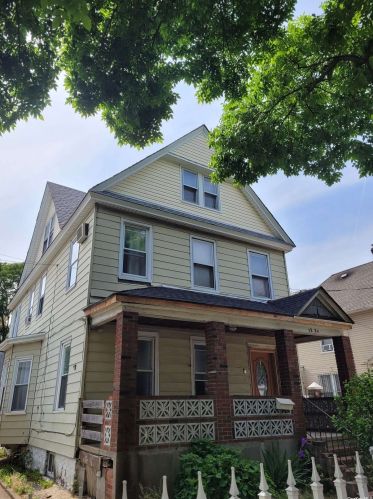 9224 173rd St, Jamaica, NY 11433-1312