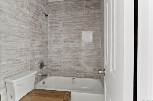 557 Logan Ave, Bronx NY  10465-2509 exterior