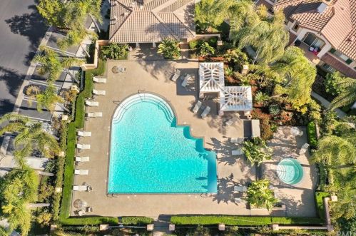 605 Solvay Aisle, Irvine CA  92606-0833 exterior