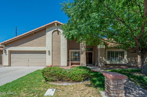 650 Bay Dr, Gilbert, AZ 85233-7001