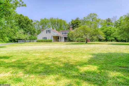 502 Van Beuren Rd, Morristown NJ  07960-6458 exterior