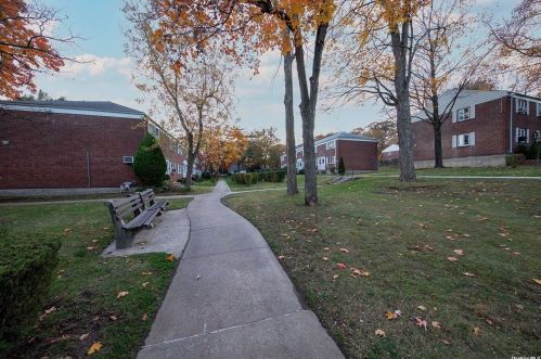 86-69 Springfield Blvd, Jamaica, NY 11427-1232